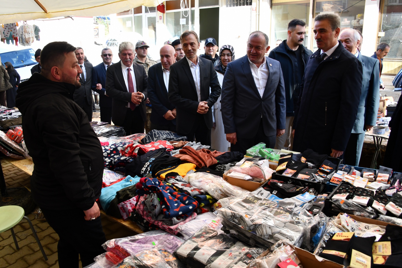 Vali Baruş Kürtün ilçesinde incelemelerde bulundu 70