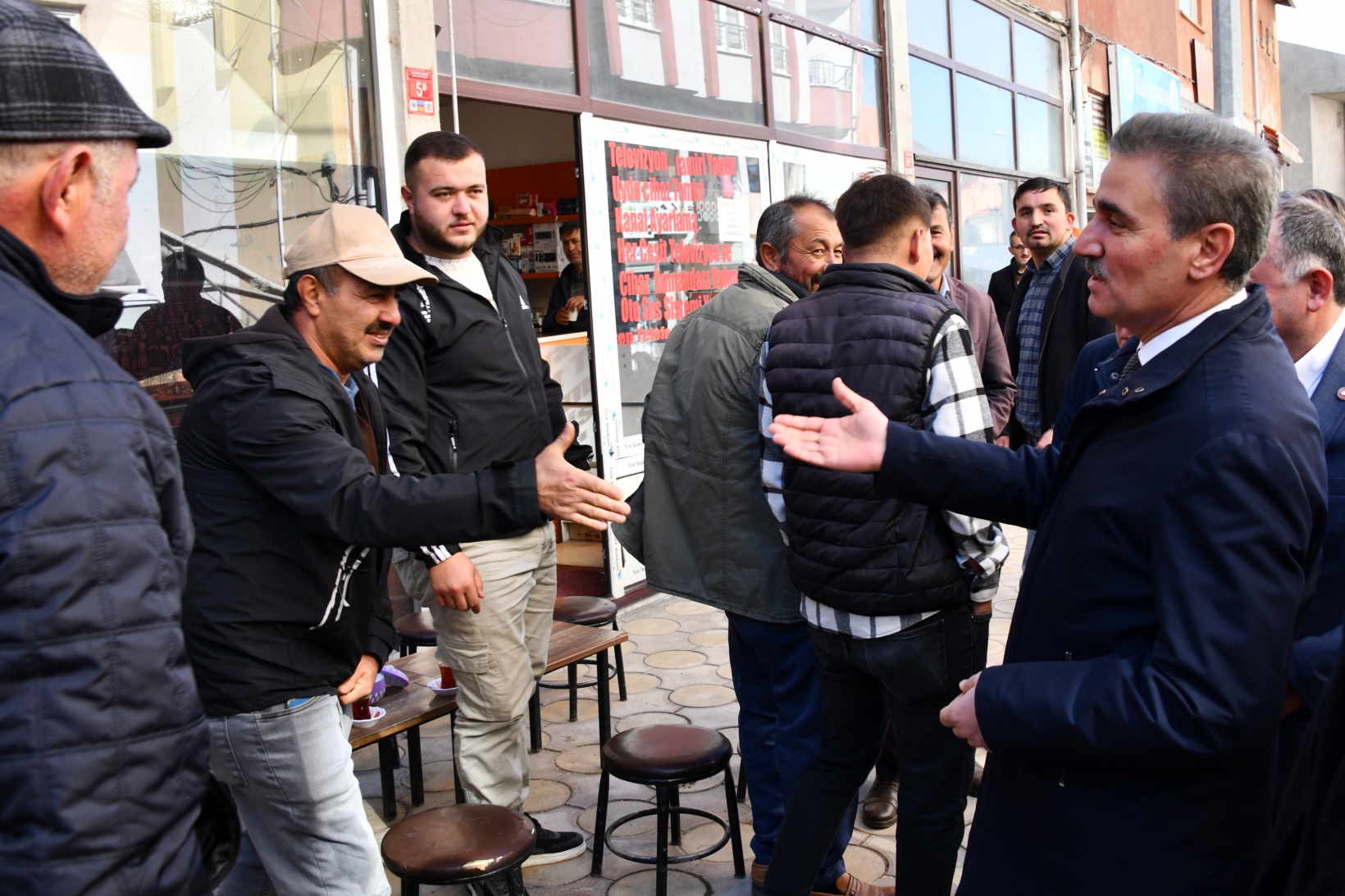 Vali Baruş Kürtün ilçesinde incelemelerde bulundu 75