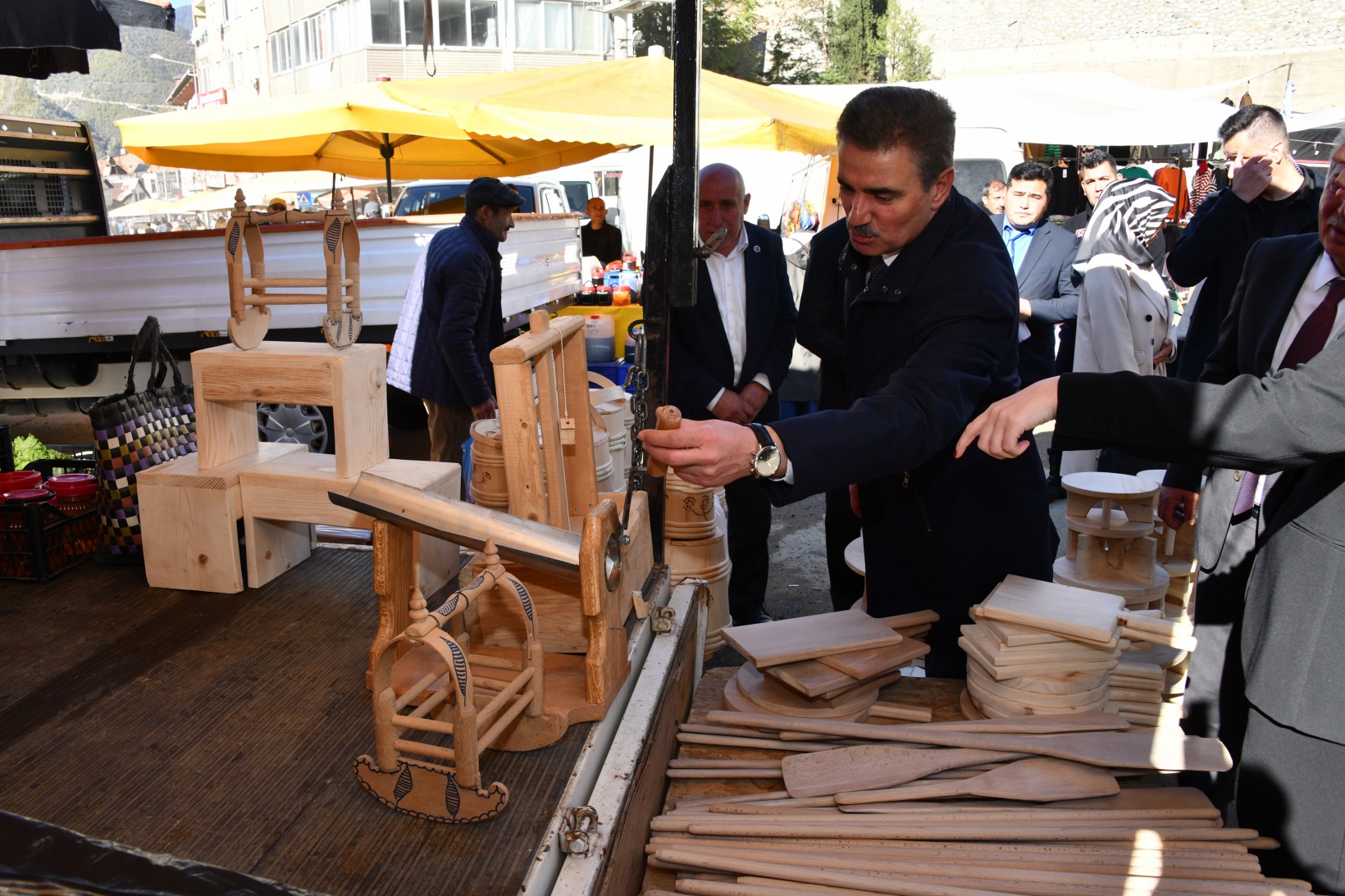 Vali Baruş Kürtün ilçesinde incelemelerde bulundu 52