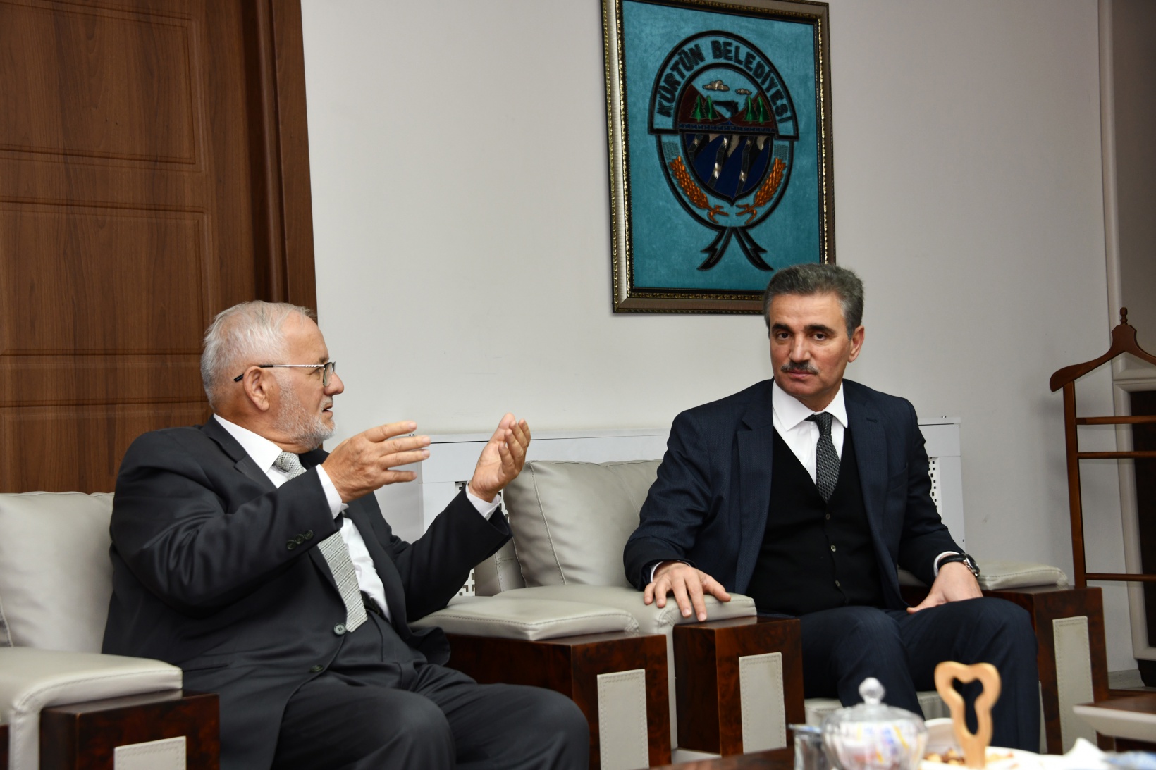 Vali Baruş Kürtün ilçesinde incelemelerde bulundu 3