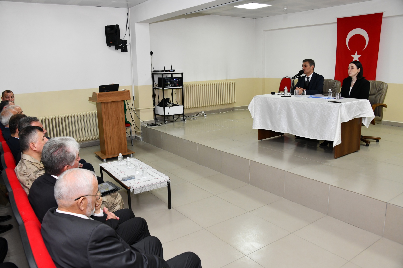 Vali Baruş Kürtün ilçesinde incelemelerde bulundu 5