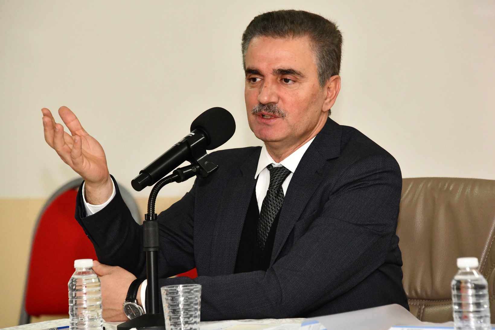 Vali Baruş Kürtün ilçesinde incelemelerde bulundu 33