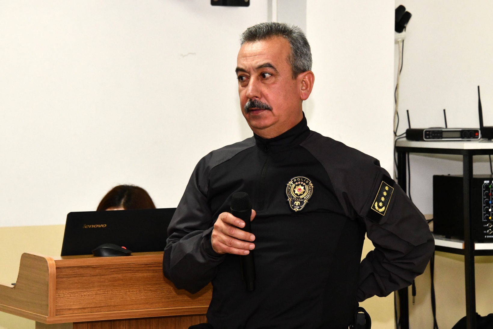 Vali Baruş Kürtün ilçesinde incelemelerde bulundu 41