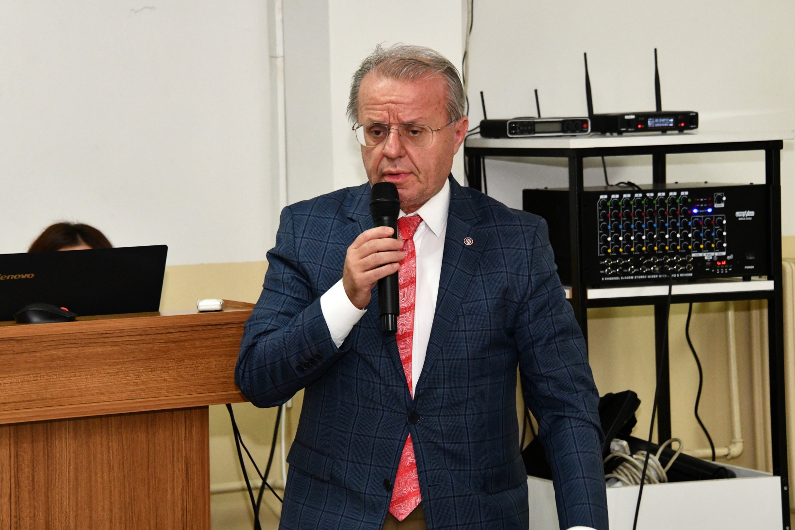 Vali Baruş Kürtün ilçesinde incelemelerde bulundu 34