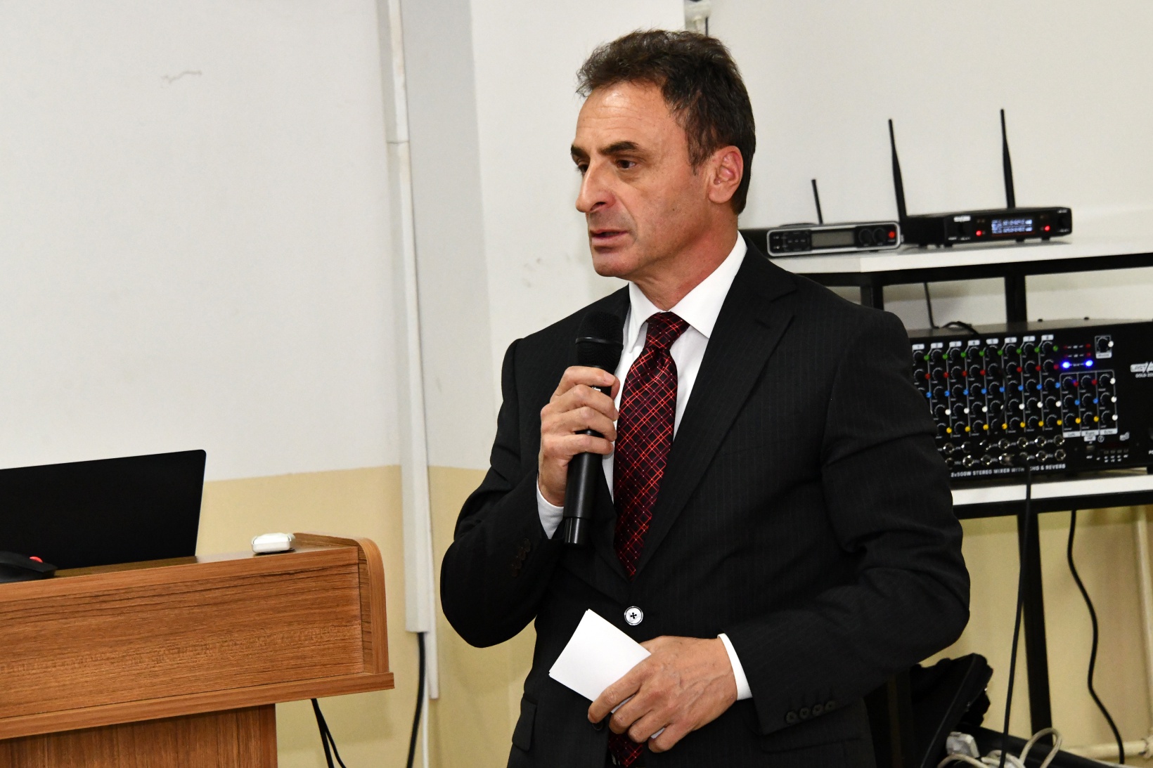 Vali Baruş Kürtün ilçesinde incelemelerde bulundu 13