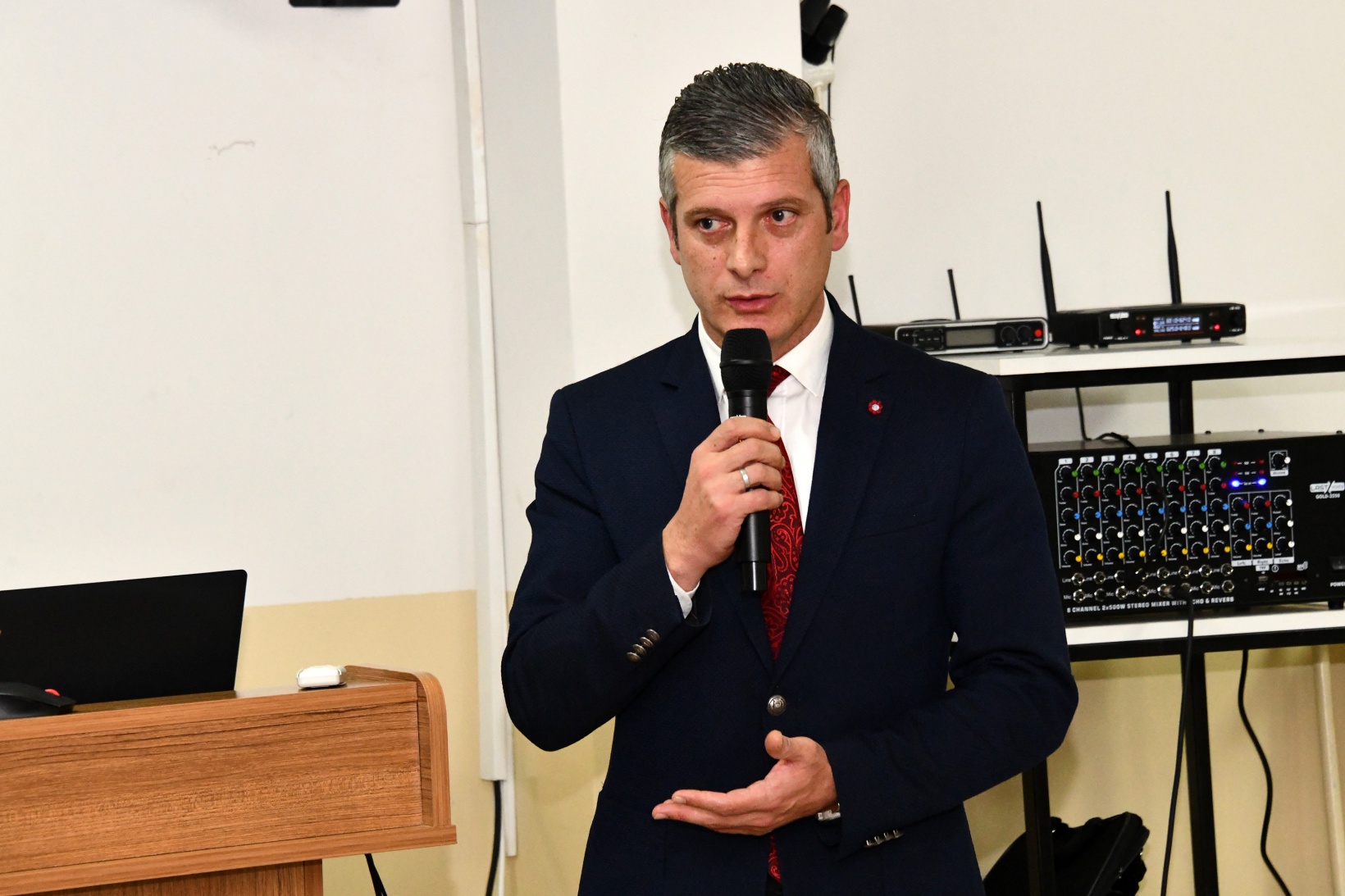 Vali Baruş Kürtün ilçesinde incelemelerde bulundu 47