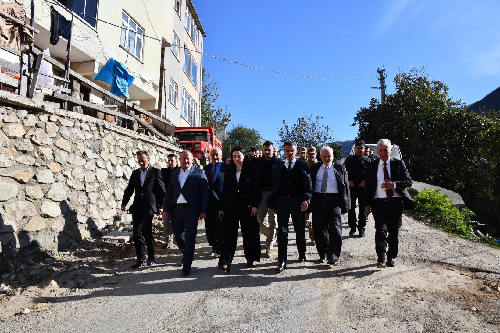 Vali Baruş Kürtün ilçesinde incelemelerde bulundu 66