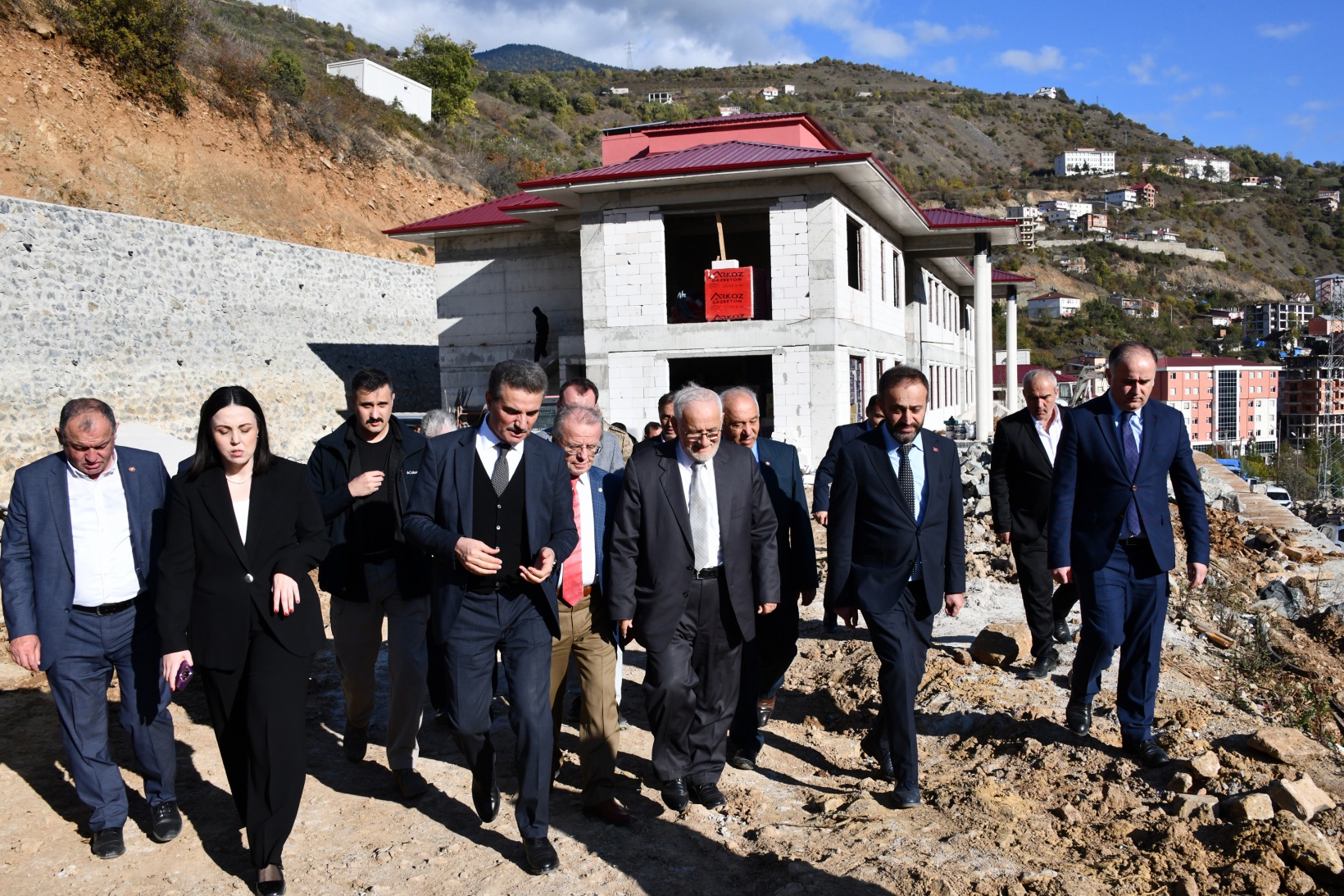 Vali Baruş Kürtün ilçesinde incelemelerde bulundu 49