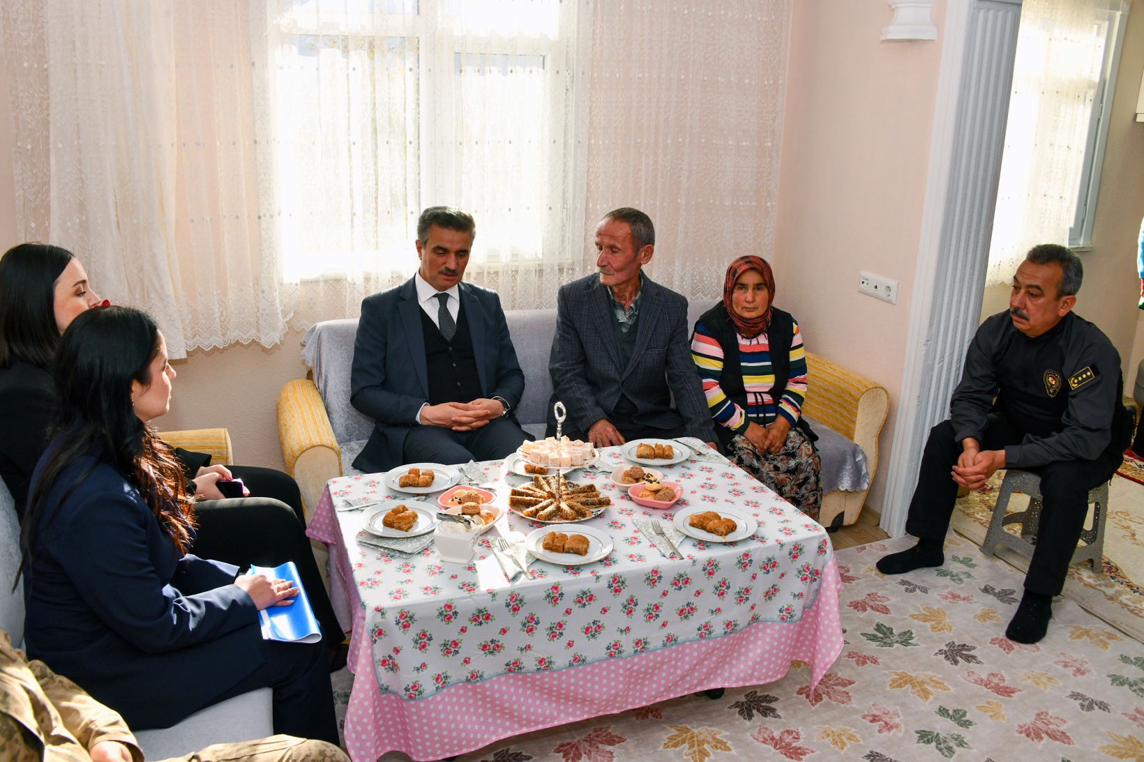 Vali Baruş Kürtün ilçesinde incelemelerde bulundu 72