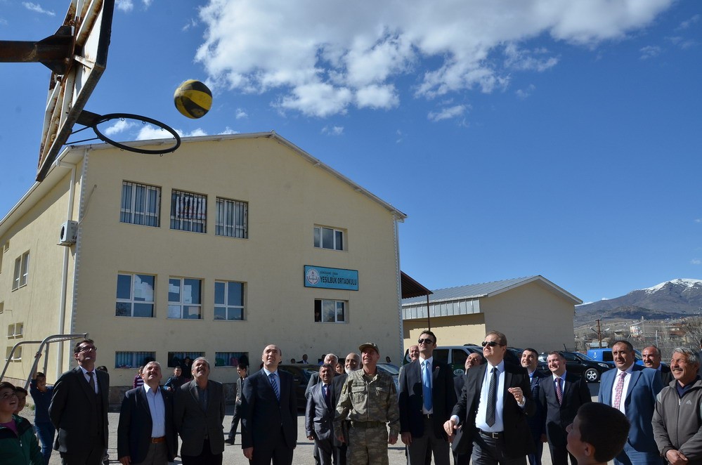 Vali Yavuz Şiran’da 10