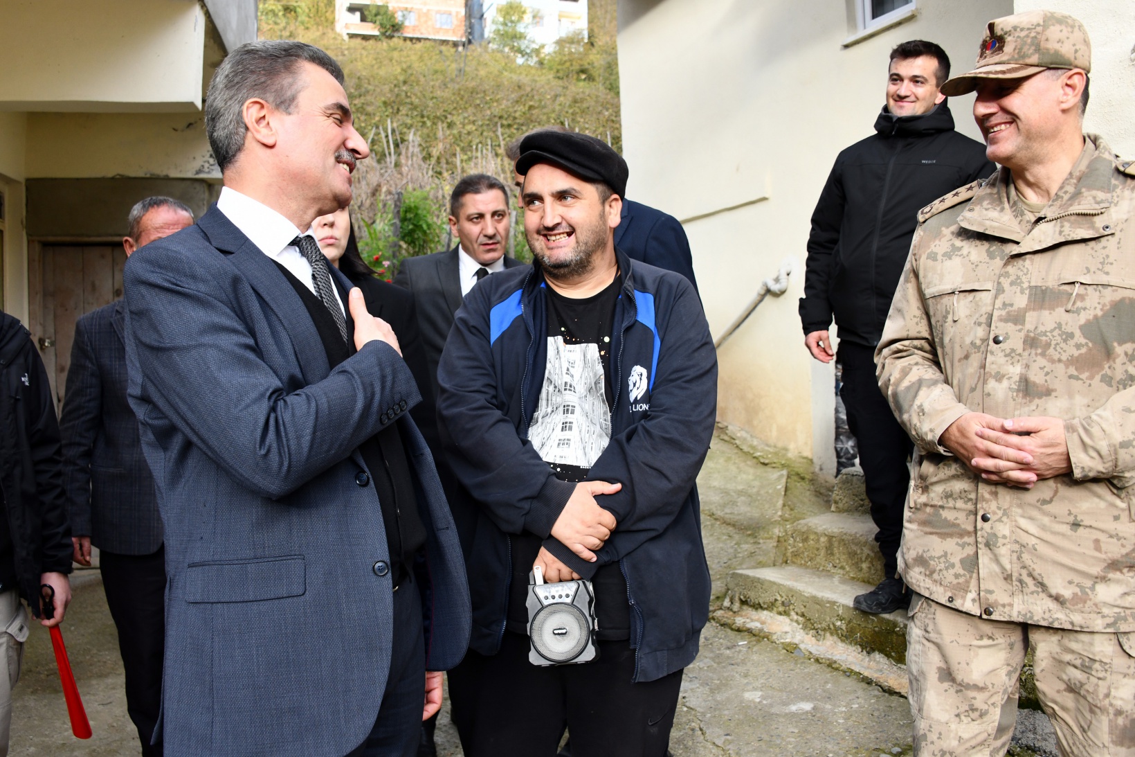 Vali Baruş Kürtün ilçesinde incelemelerde bulundu 38