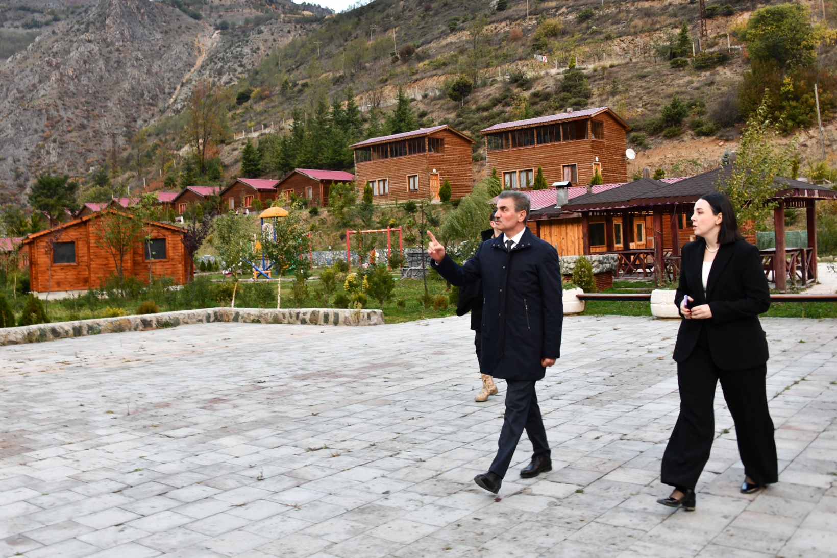 Vali Baruş Kürtün ilçesinde incelemelerde bulundu 69