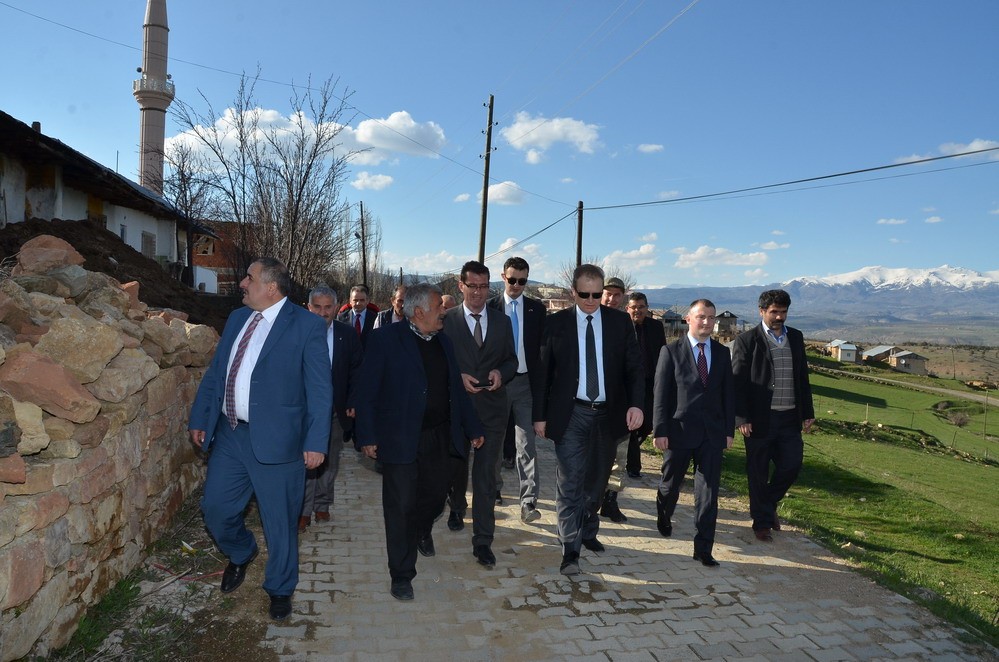 Vali Yavuz Şiran’da 17