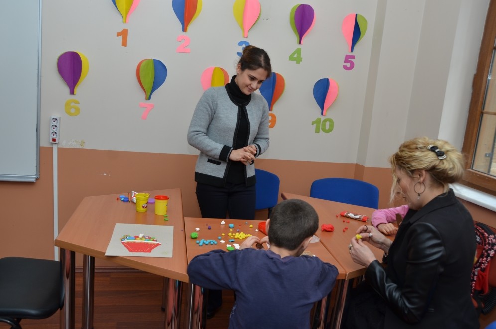 Bayan Yavuz’dan İşitme Engelliler Derneği ve özel öğrencilere ziyaret 2