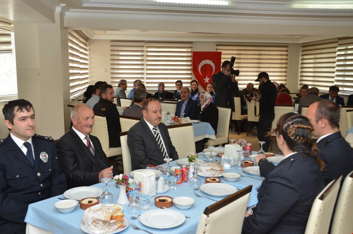 Şehit aileleri ve gaziler onuruna yemek 14