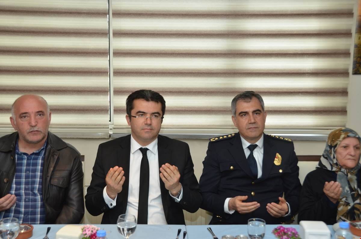 Şehit aileleri ve gaziler onuruna yemek 15