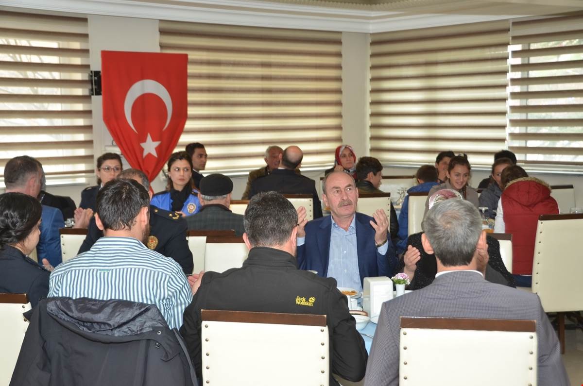 Şehit aileleri ve gaziler onuruna yemek 11