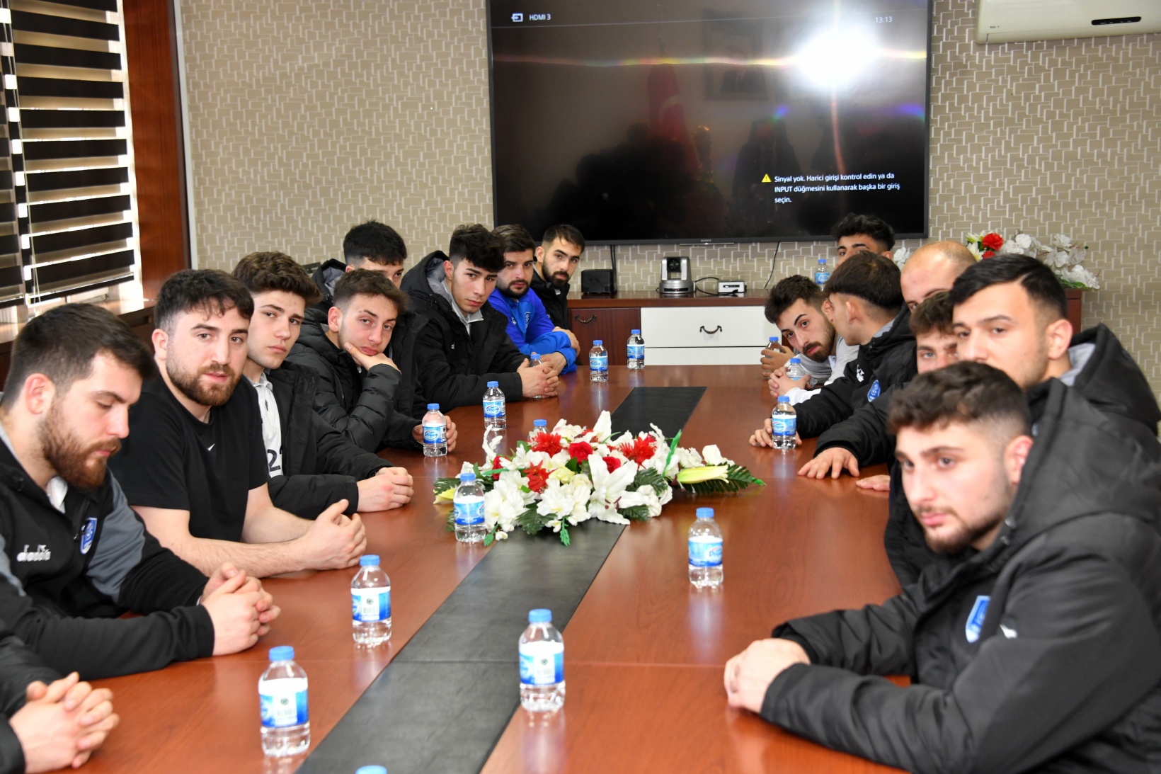 Vali Baruş, şampiyon takımı kabul etti 6