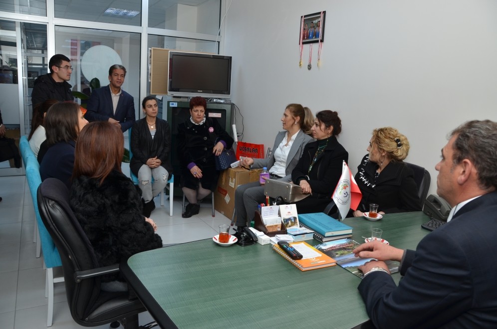 Bayan Yavuz’dan İşitme Engelliler Derneği ve özel öğrencilere ziyaret 15