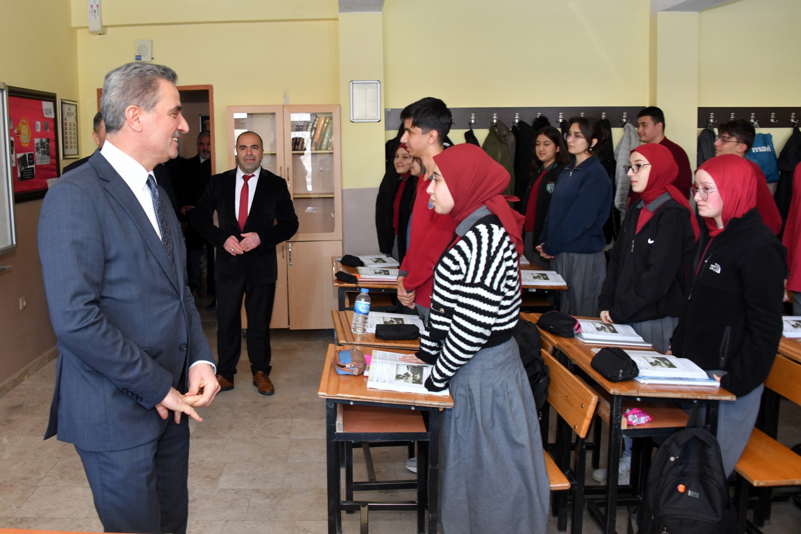 Vali Baruş, Kelkit’te öğrencilerle buluştu 12