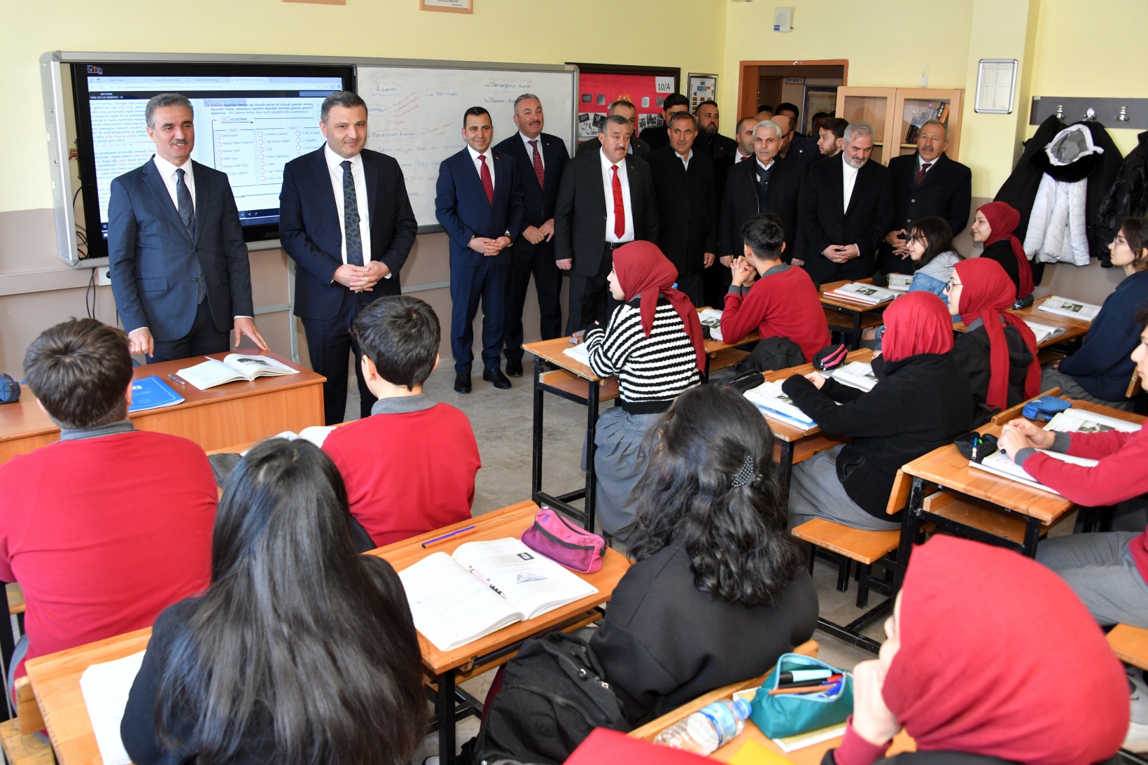 Vali Baruş, Kelkit’te öğrencilerle buluştu 17