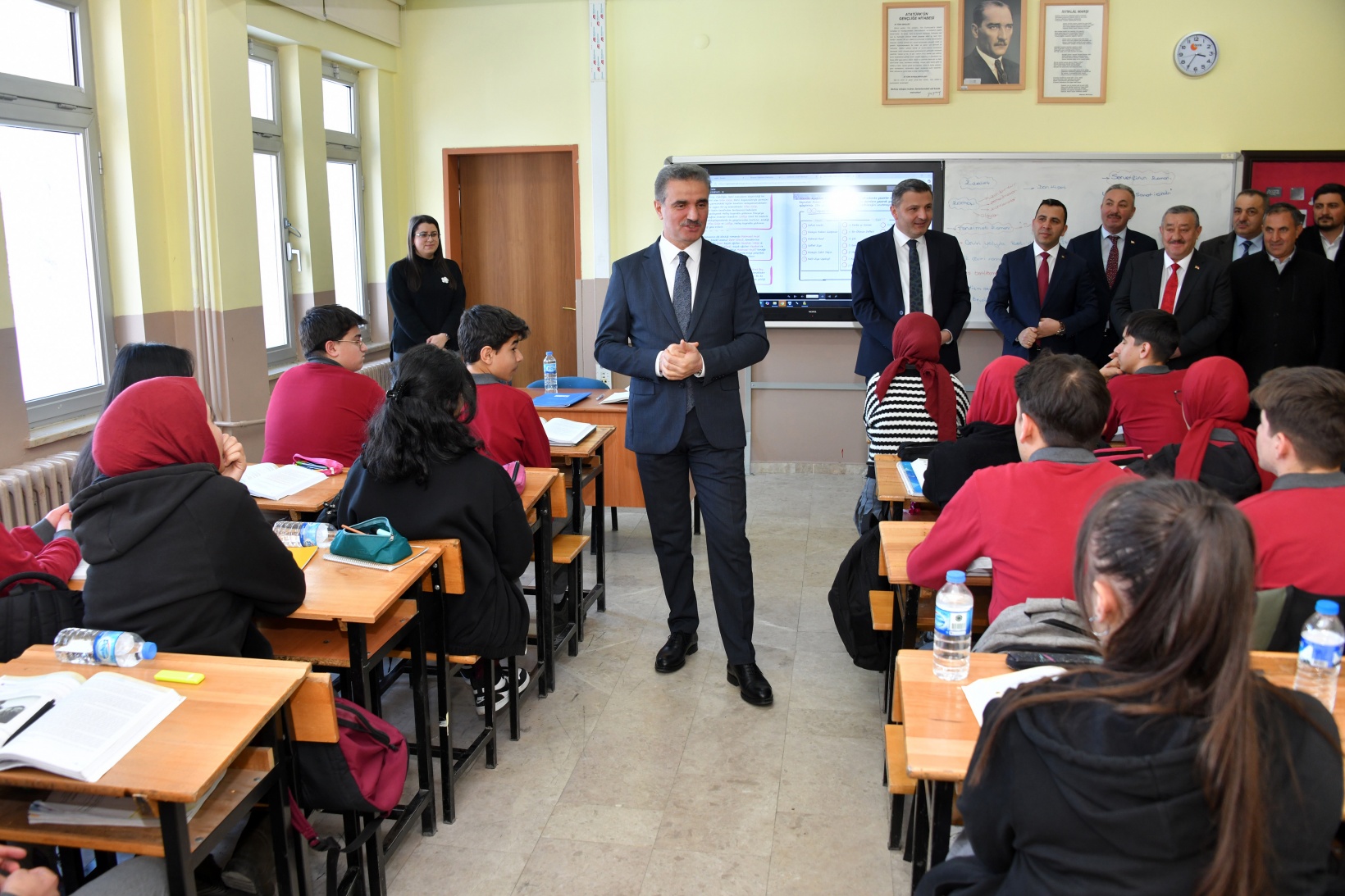 Vali Baruş, Kelkit’te öğrencilerle buluştu 10