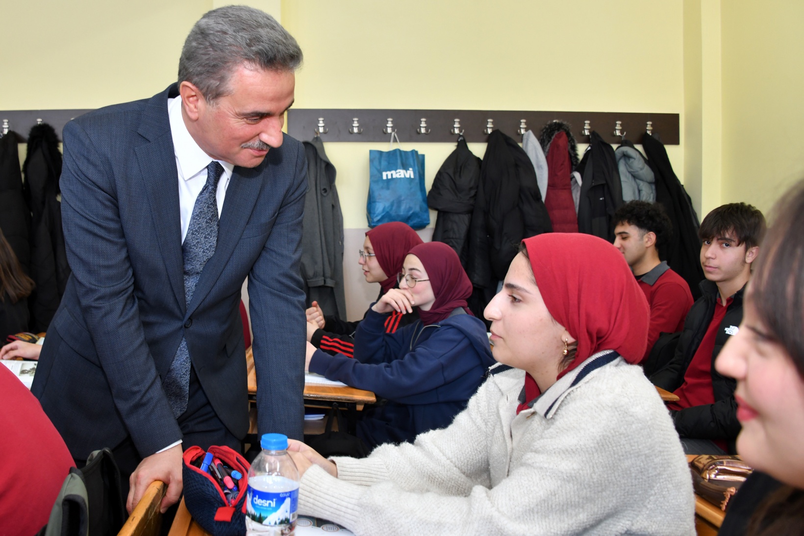 Vali Baruş, Kelkit’te öğrencilerle buluştu 9