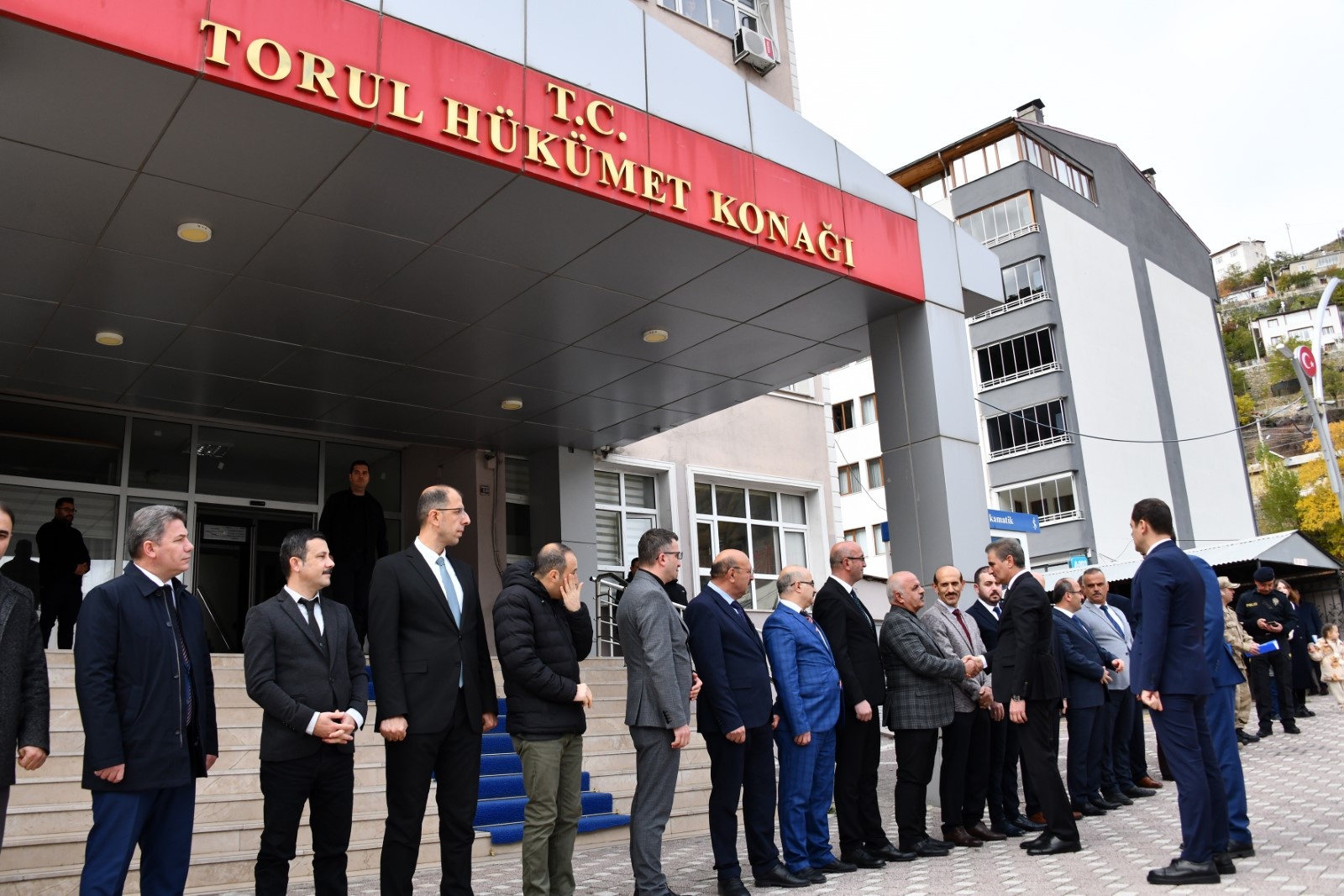 Vali Baruş Torul’da incelemelerde bulundu 43