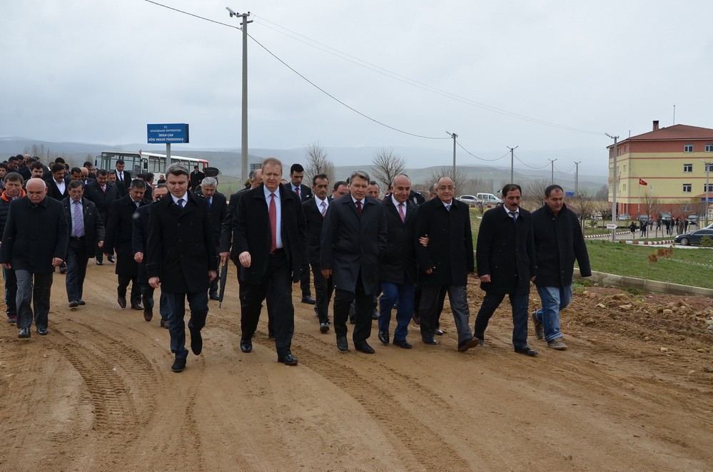 Köse İrfan Can Meslek Yüksek Okulu öğrenci yurdunun temeli atıldı 1