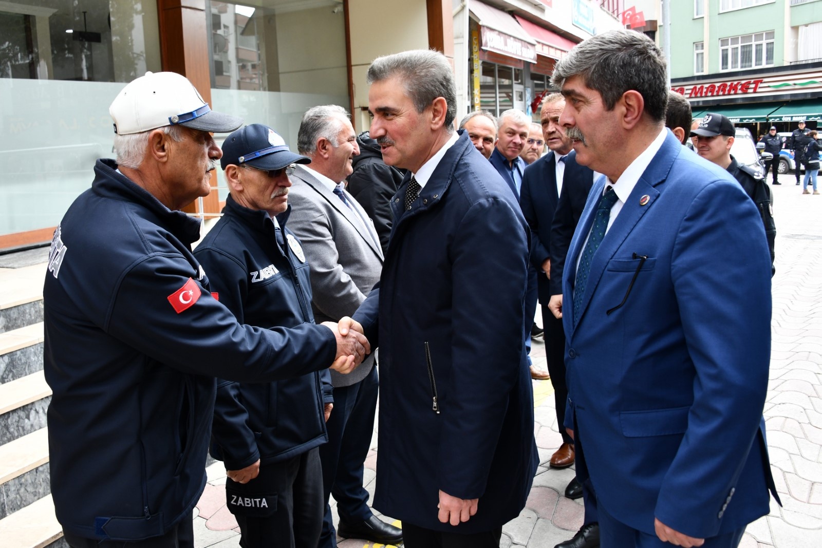 Vali Baruş Torul’da incelemelerde bulundu 17