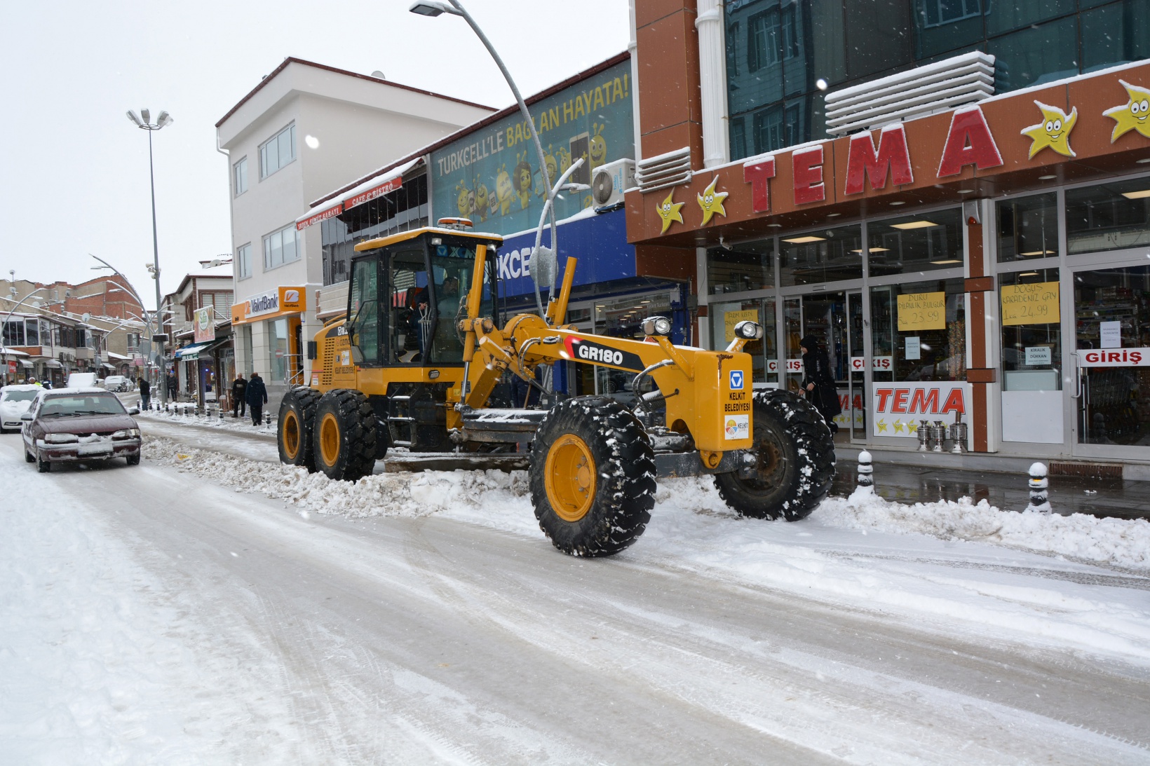 Kelkit Belediyesinden hummalı karla mücadele çalışması 1