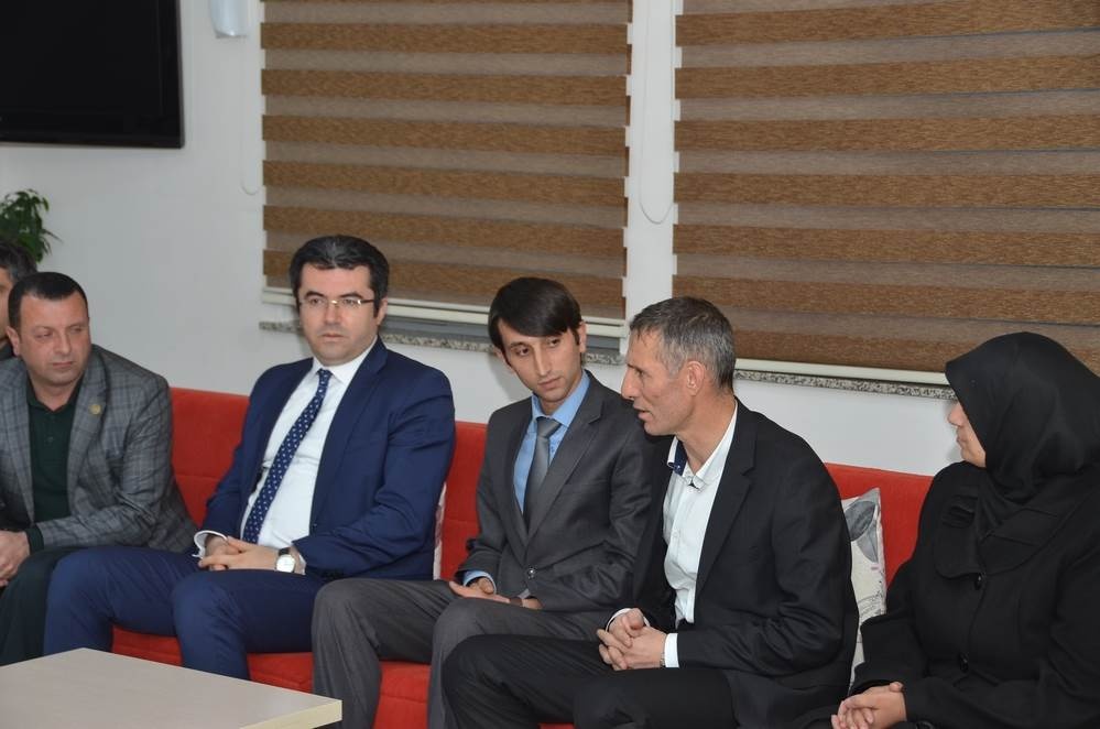 Vali Memiş, engelli derneklerini ziyaret etti 13