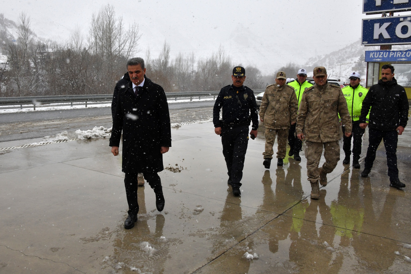 Vali Baruş, yol tedbirlerini yerinde inceledi 9