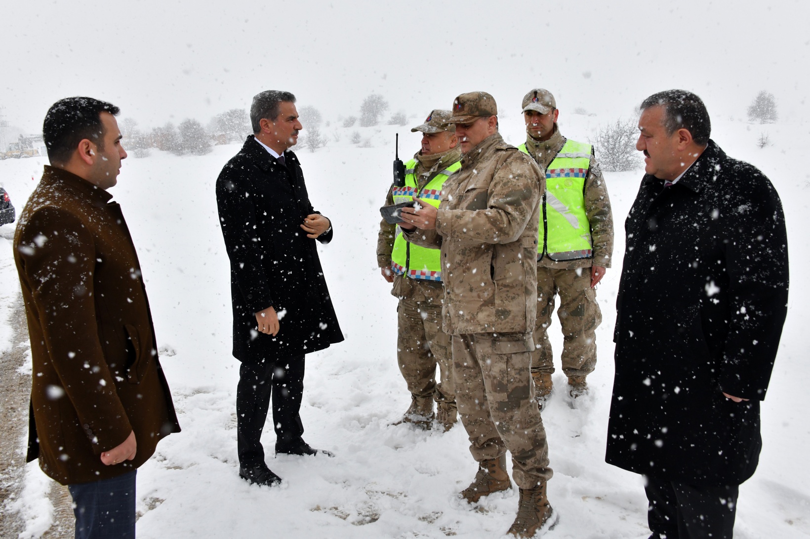 Vali Baruş, yol tedbirlerini yerinde inceledi 7