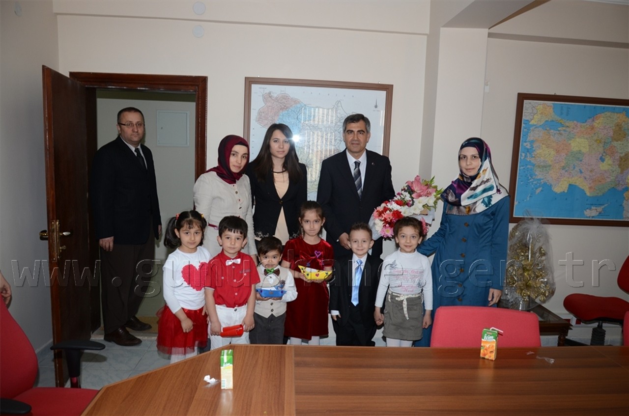 Minik Öğrenciler Protokol Üyelerini Ziyaret Ediyor 2