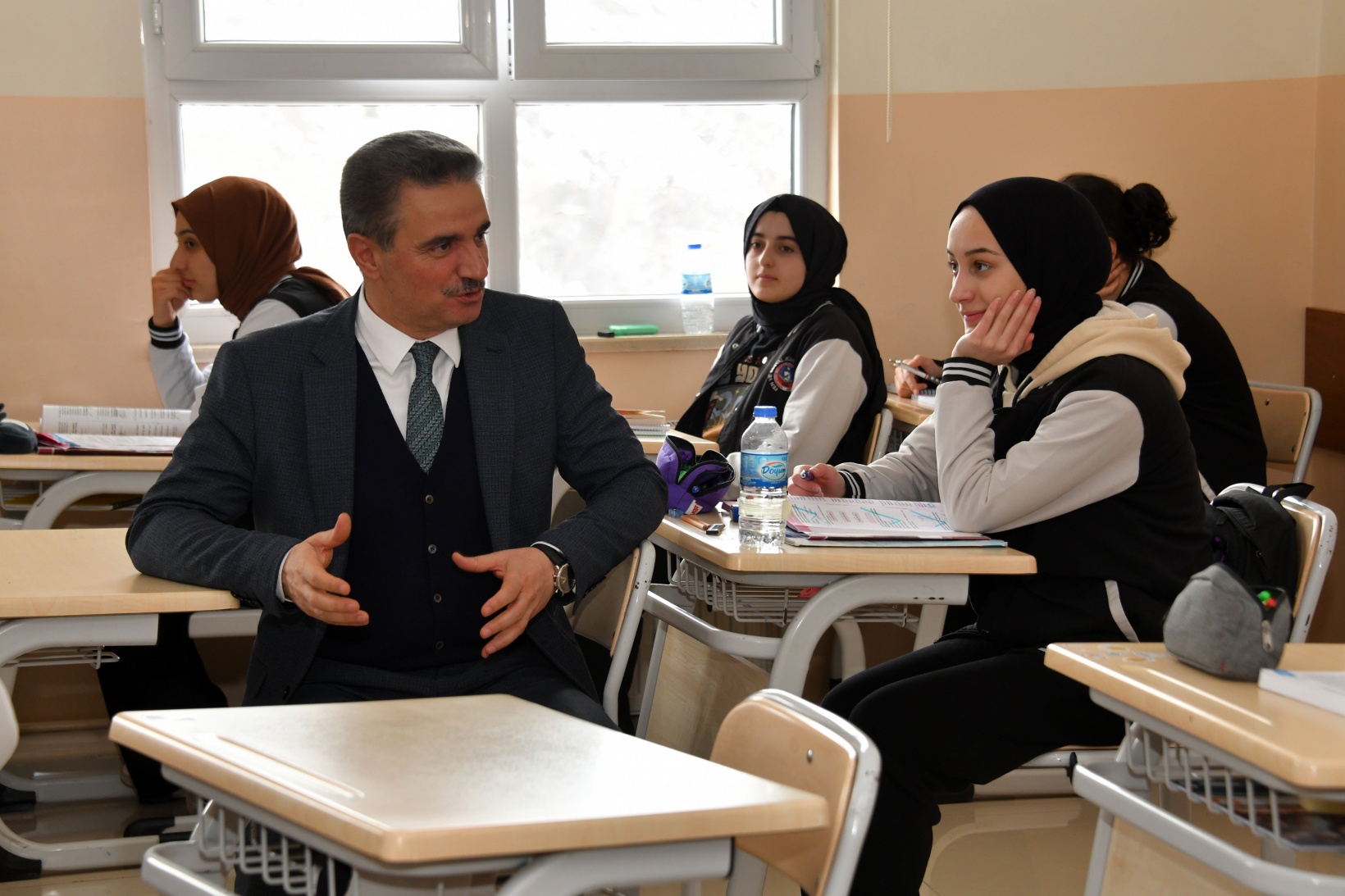 Vali Baruş’un okul ziyaretleri devam ediyor 5