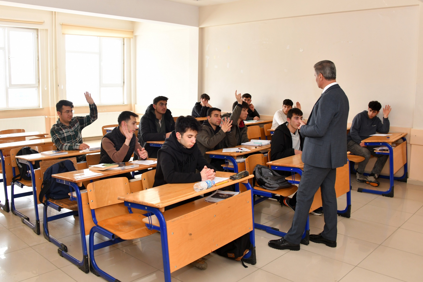 Vali Baruş’un okul ziyaretleri devam ediyor 22