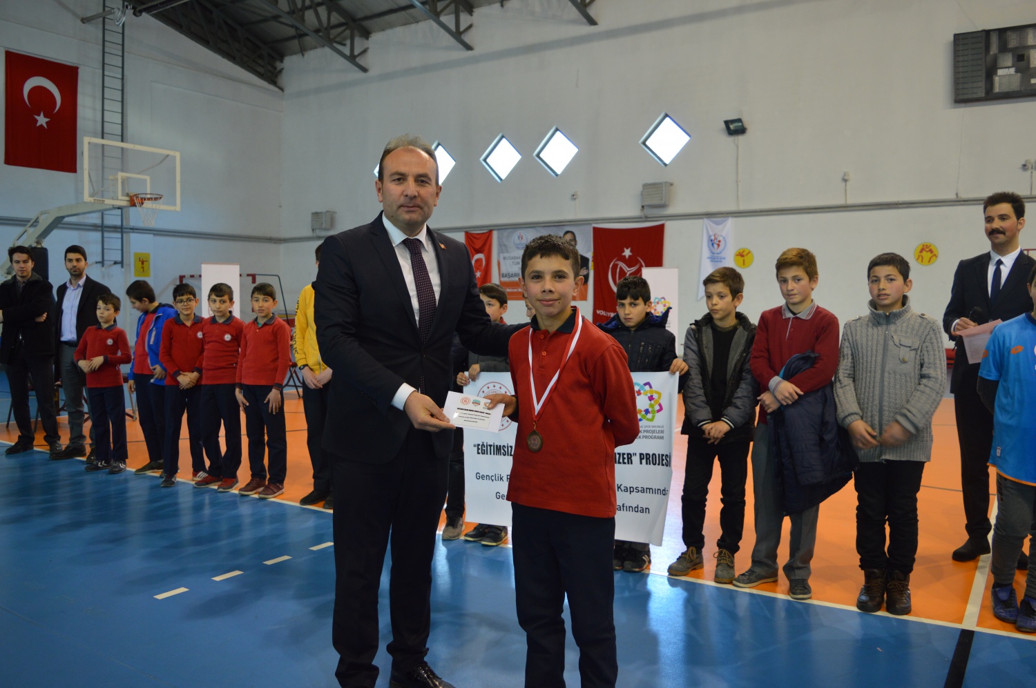 Torul’da ‘Eğitimsiz insan ruhsuz bedene benzer’ projesi başladı 2