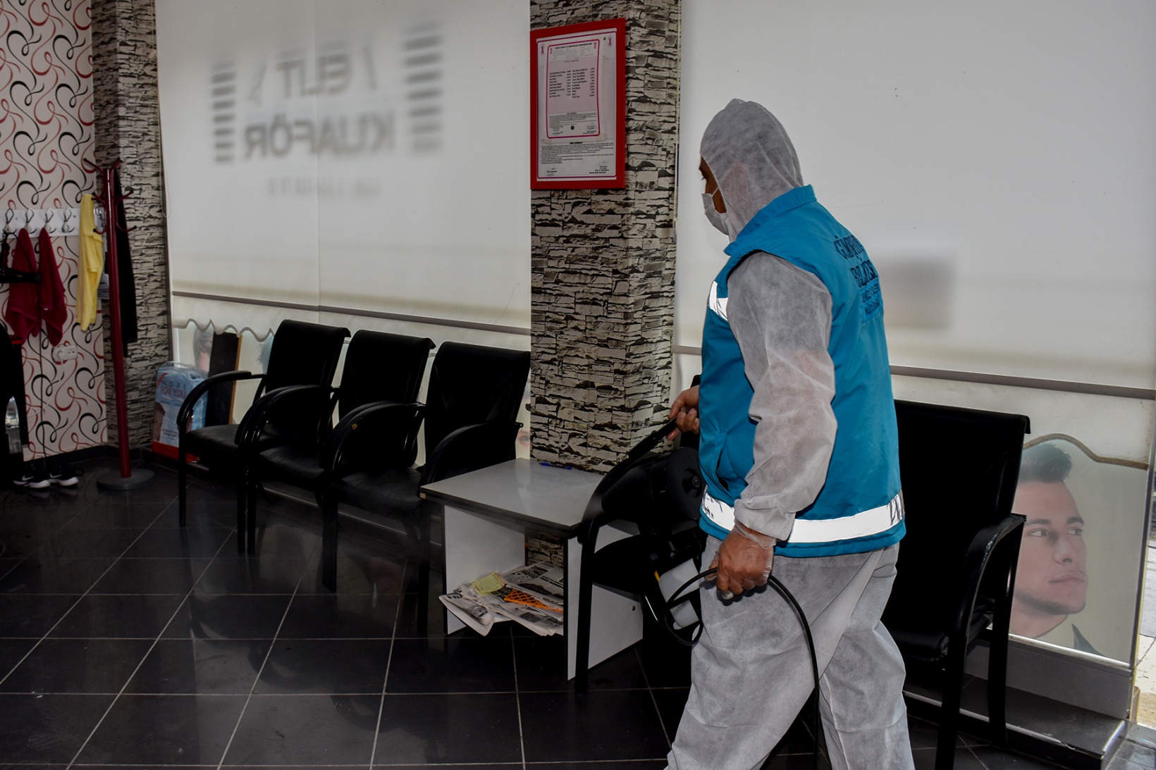 Gümüşhane’deki berber ve kuaförler dezenfekte edildi 3