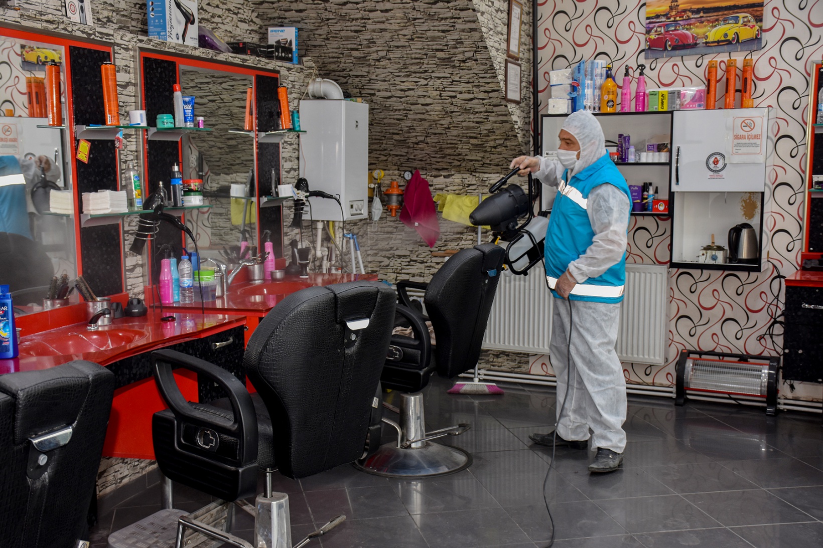Gümüşhane’deki berber ve kuaförler dezenfekte edildi 4