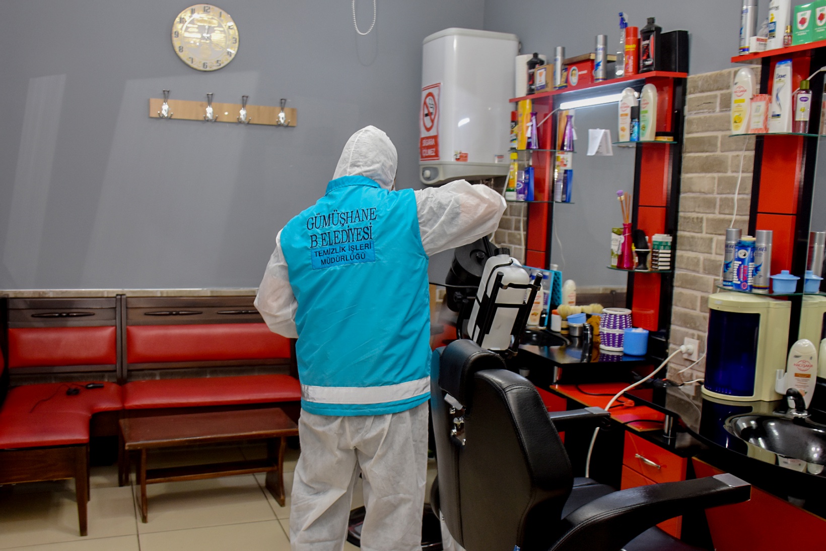 Gümüşhane’deki berber ve kuaförler dezenfekte edildi 6