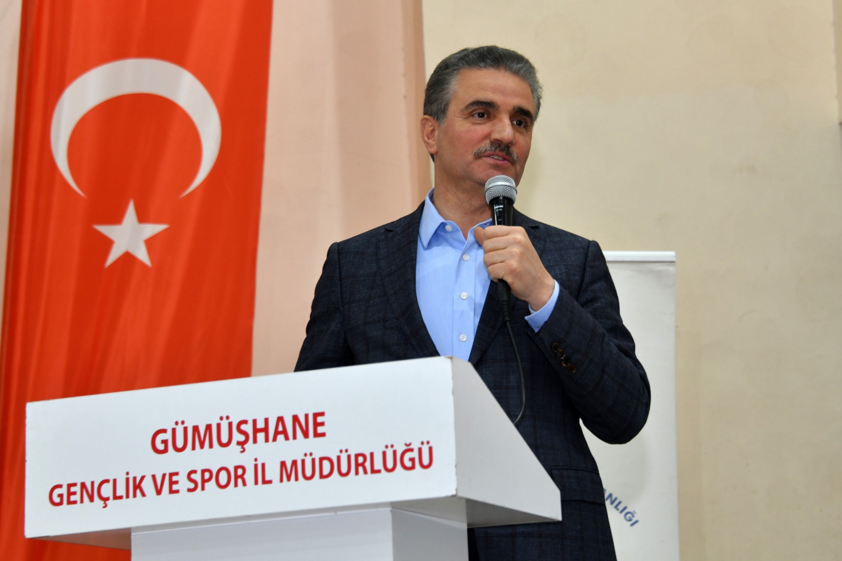 Gümüşhane protokolü iftarını gençlerle yaptı 1