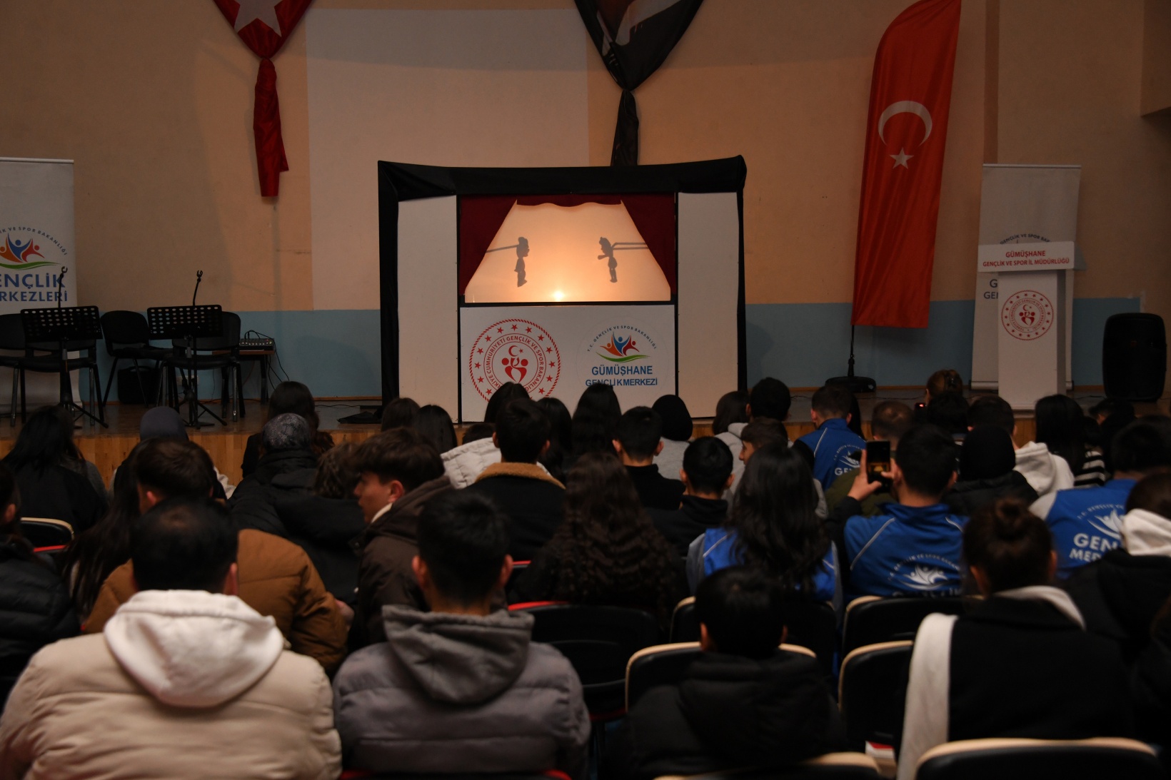 Gümüşhane protokolü iftarını gençlerle yaptı 9