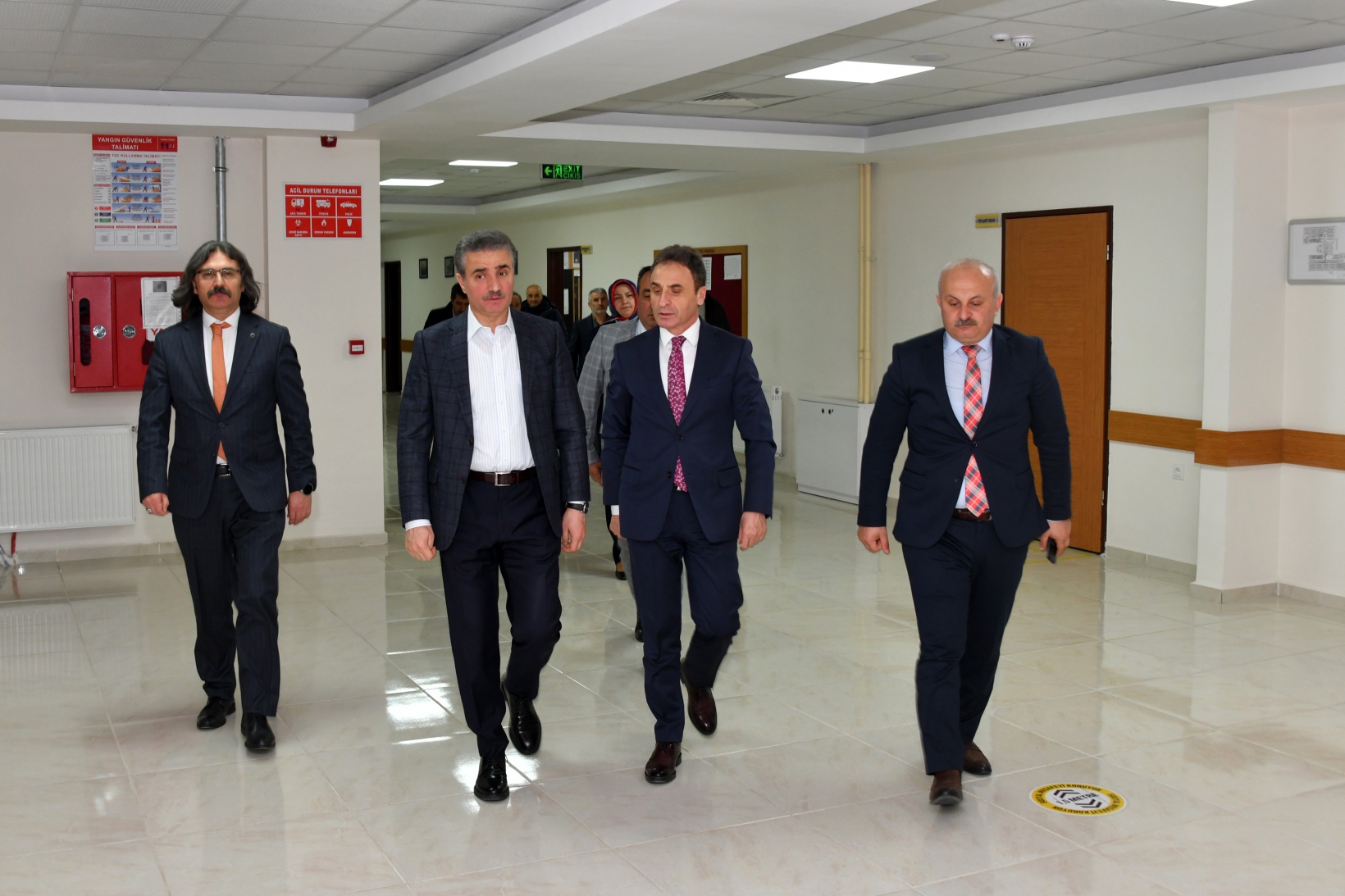 Vali Baruş, iftarını lise pansiyonunda yaptı 1