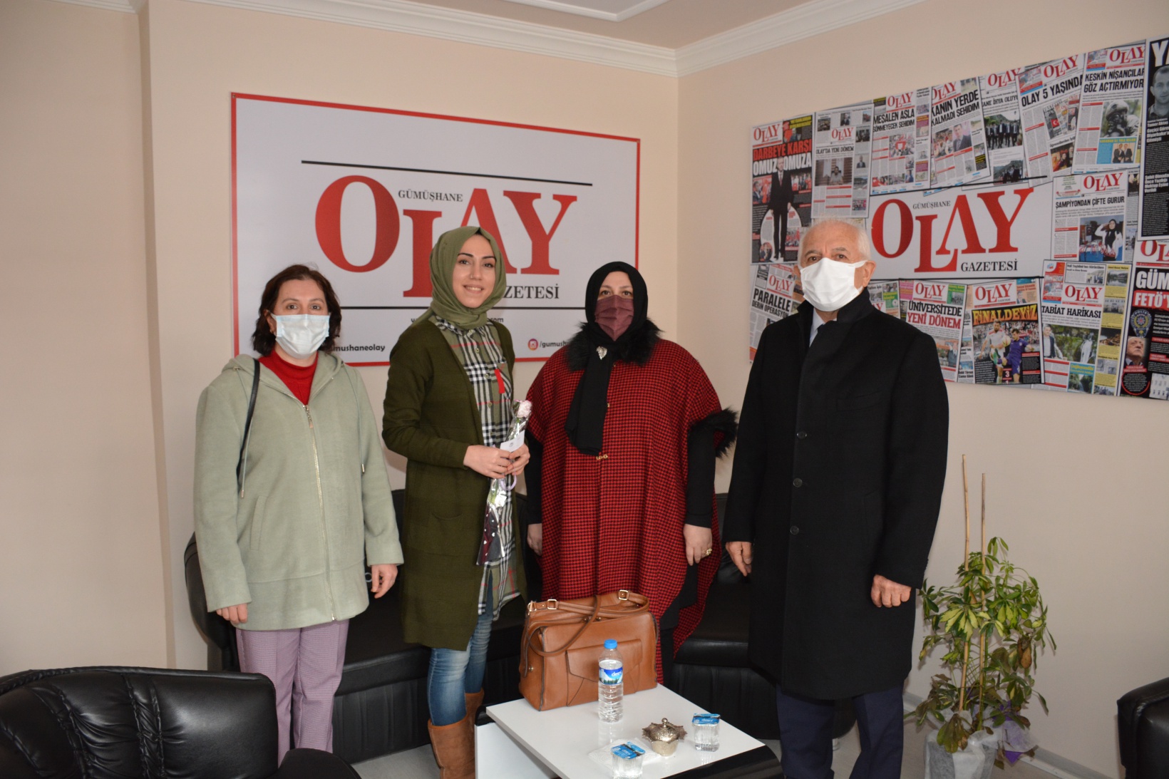 GTSO heyetinden kadın esnaf ve çalışanlarına karanfil 3