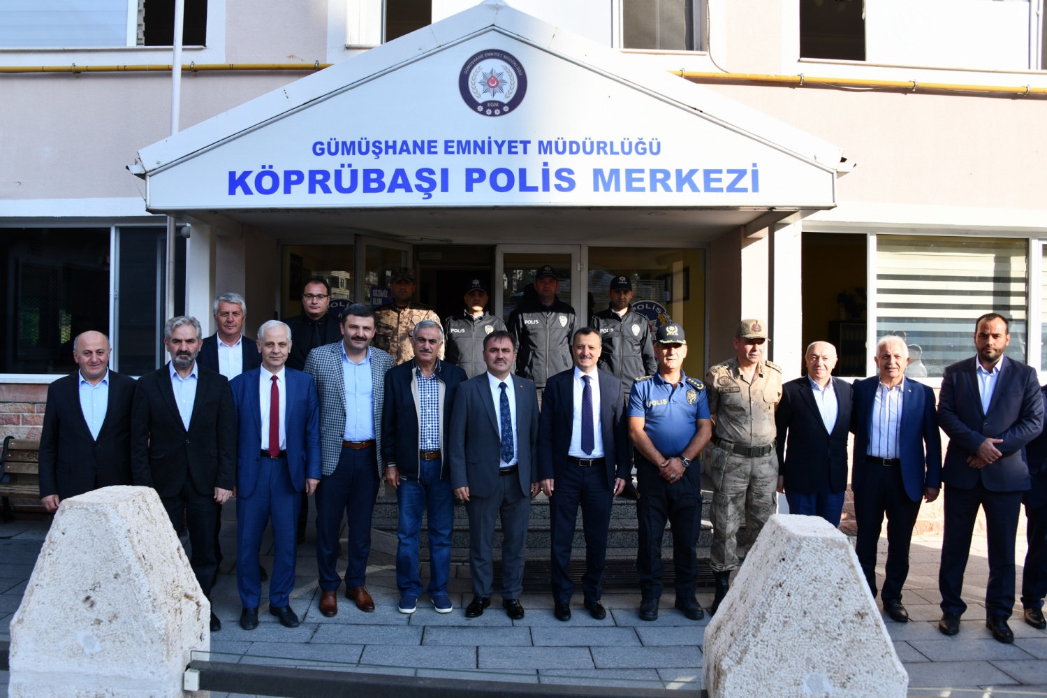 Vali Taşbilek’ten bir dizi bayram ziyaretleri 10