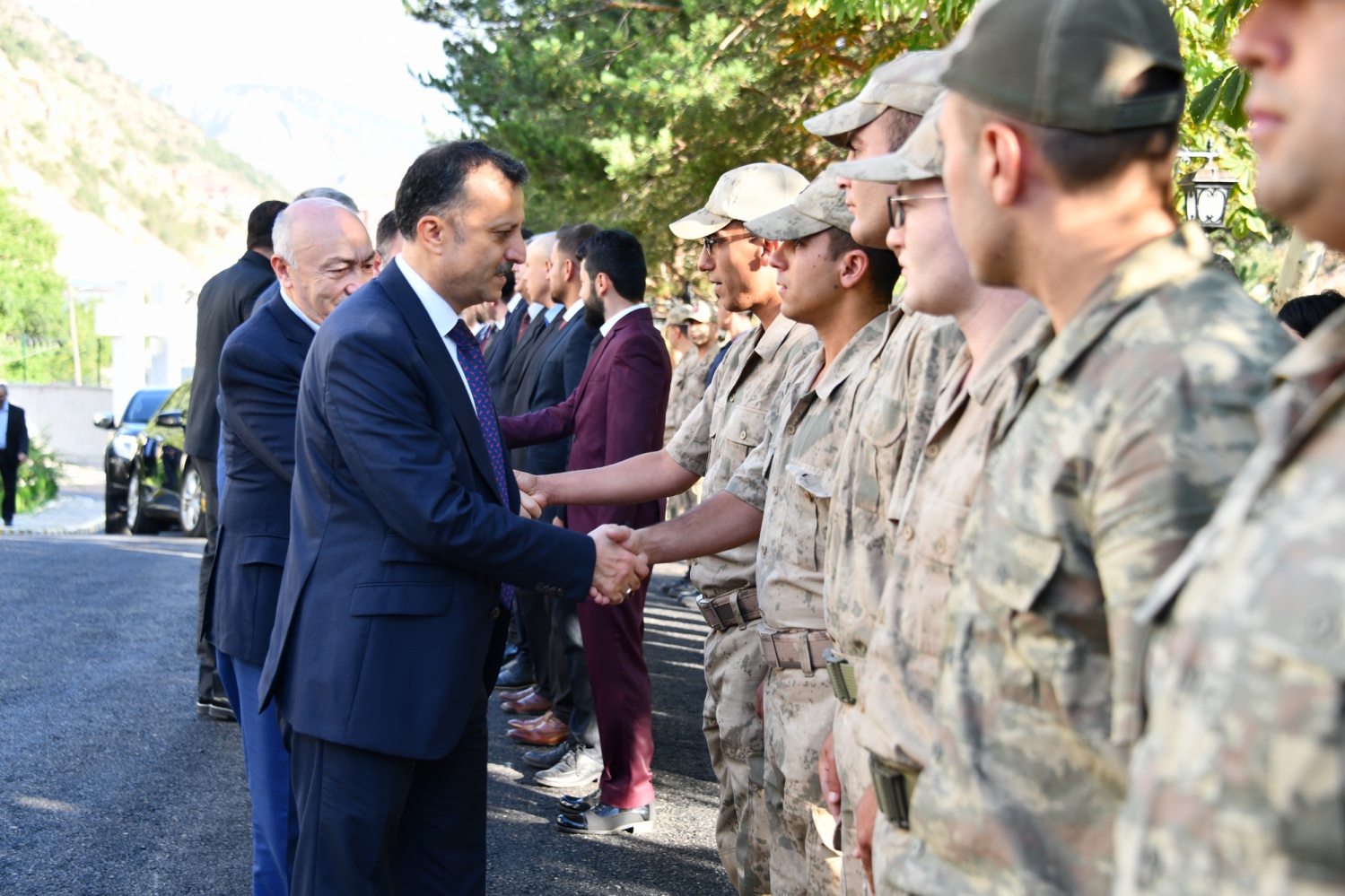 Vali Taşbilek’ten bir dizi bayram ziyaretleri 2
