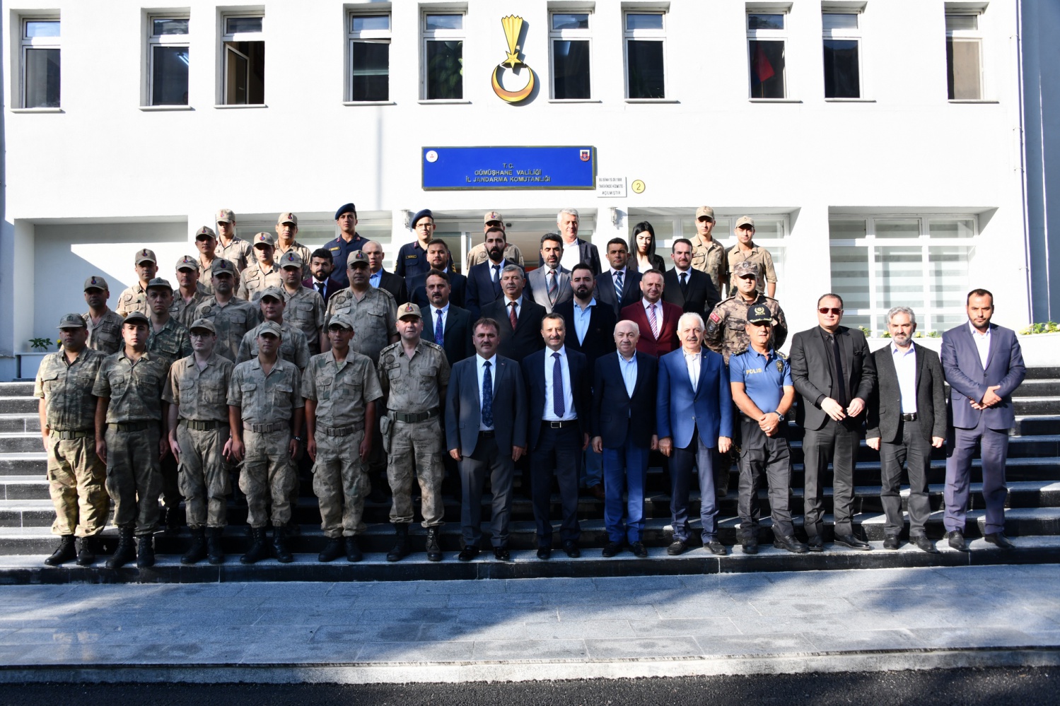 Vali Taşbilek’ten bir dizi bayram ziyaretleri 11