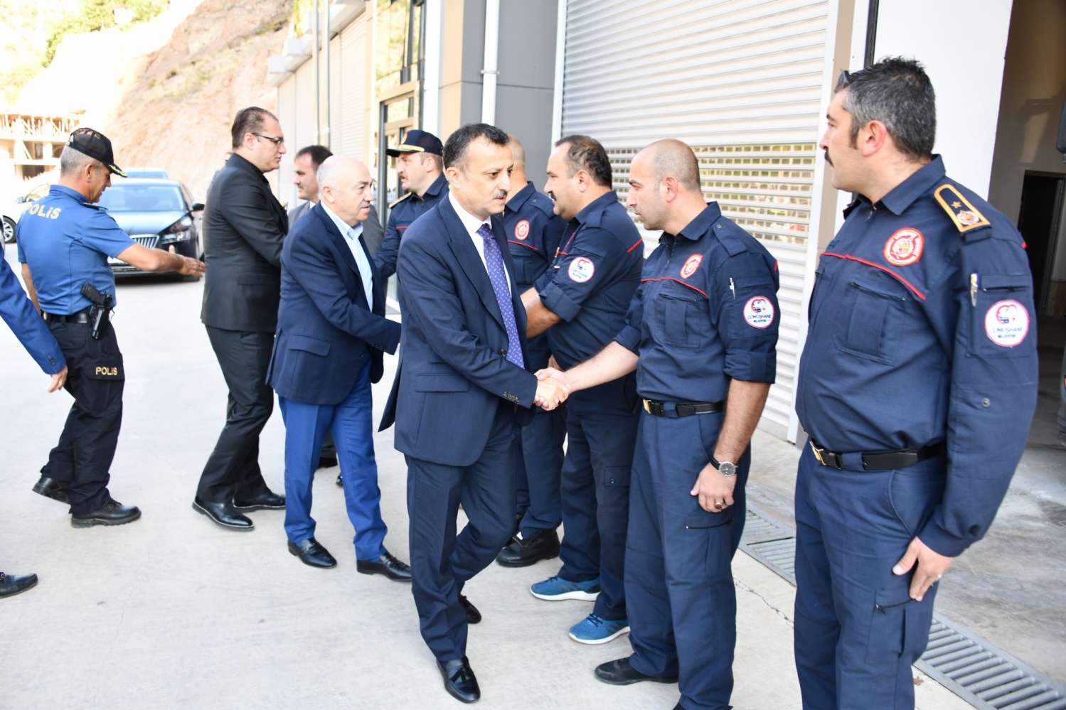 Vali Taşbilek’ten bir dizi bayram ziyaretleri 9