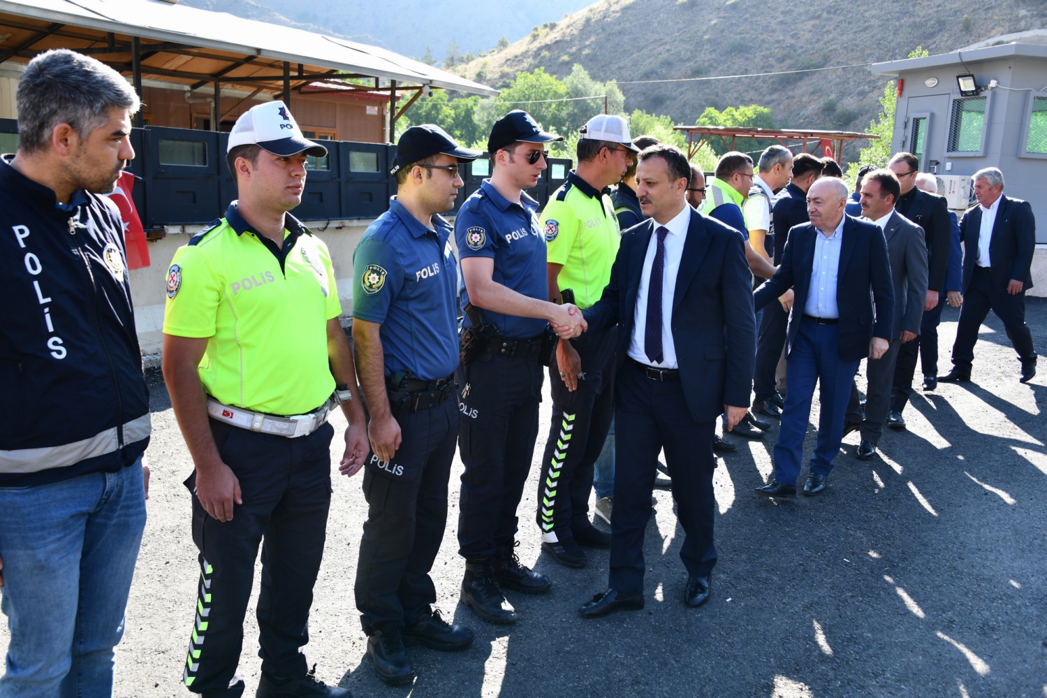 Vali Taşbilek’ten bir dizi bayram ziyaretleri 14